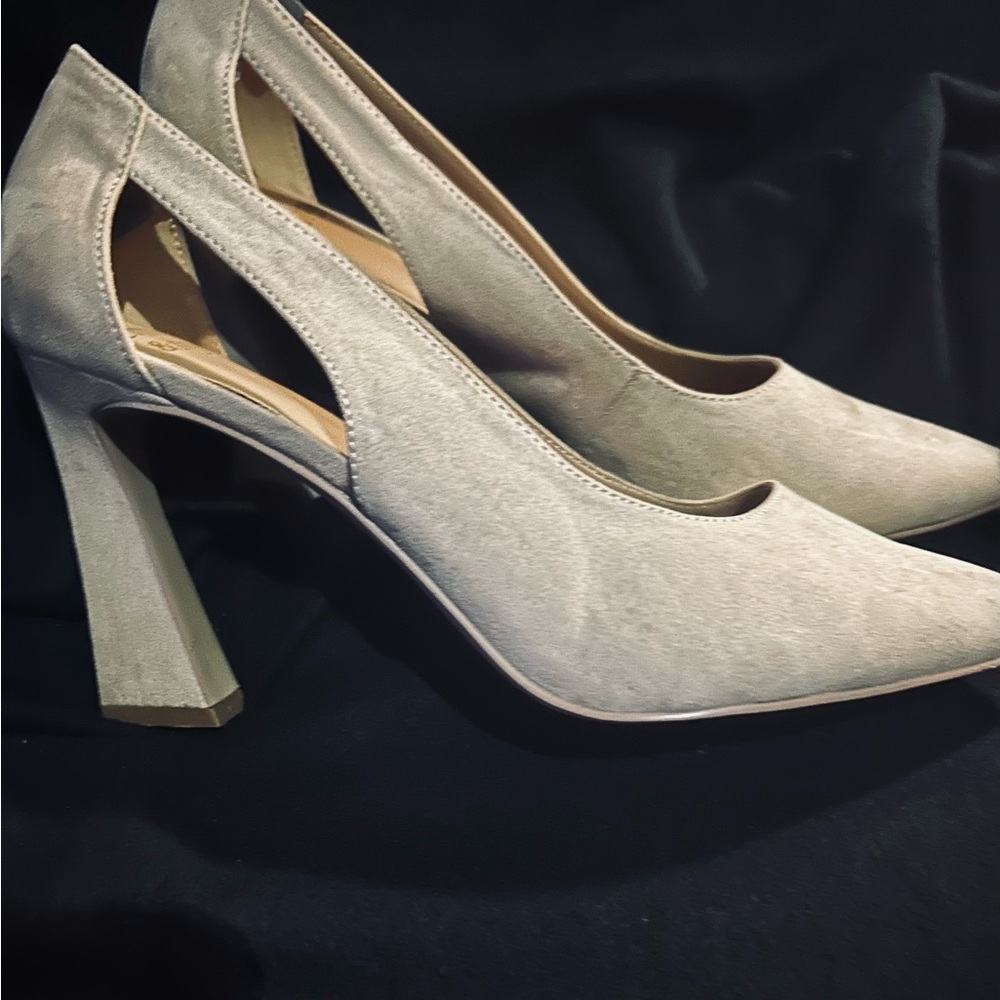 Crown & Ivy Women's Suede Pointed-Toe Slingback Heels in Light Beige